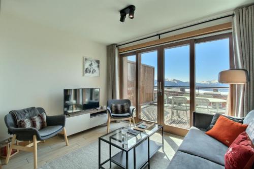 ARC 1600, Résidence Premium LE RIDGE, Appartement 06 personnes Duplex Vue Montagne - Ski aux pieds - Sauna, Hammam, Piscine intérieure chauffée, Salle de sport & fitness