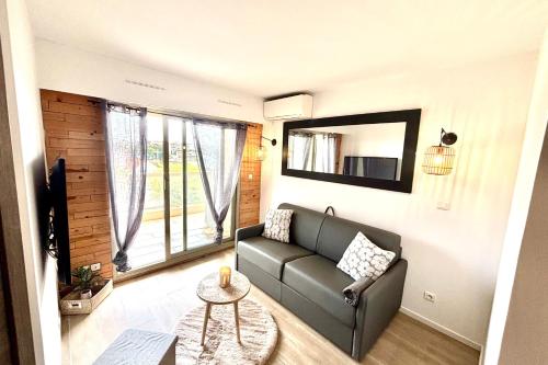 Appartement avec une vue Mer Piscine et Tennis à Vallauris