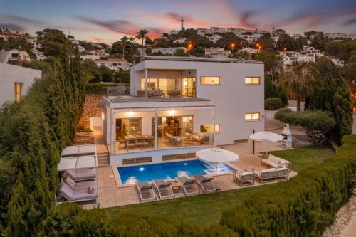 VILLA ORQUIDEA DELUXE VILLA SEA VIEWS 2 POOLS JACUZZI