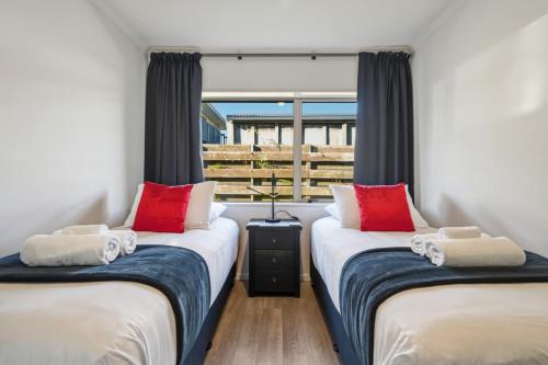 25A Hideaway - 3 Bed 2 Bath with Deck & BBQ - image 4