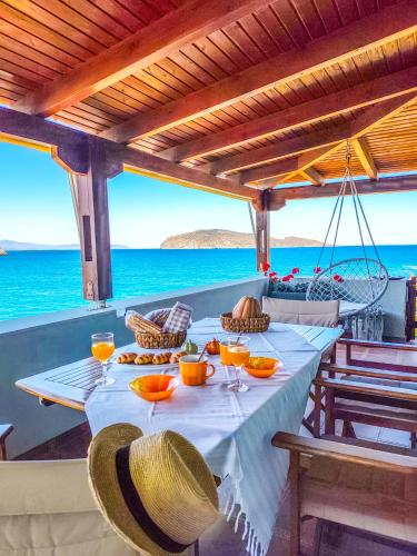 Tholos Alexandra's Beachfront House gîte à louer Thólos