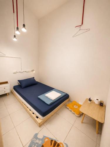 Blue Dream Hostel Room Type - Single Room with Shared Shower and Toilet