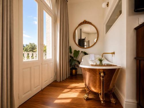 Iekārtas, Villa Boutique 1880-Romantic Historic Boutique Hotel with Outdoor Jacuzzi in Lama