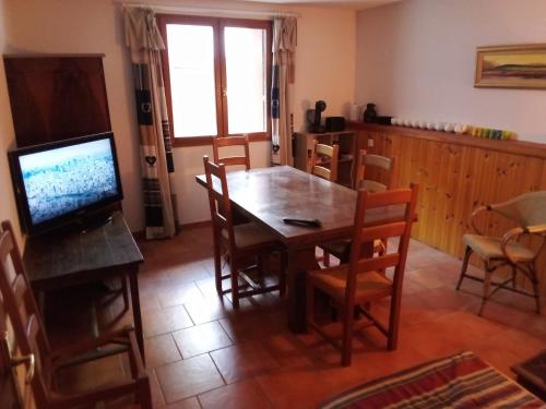 Koplietošanas atpūtas telpa ar TV, Chambres d'hôtes 05 Crévoux (Chambres d'hotes 05 Crevoux) in Crevoux