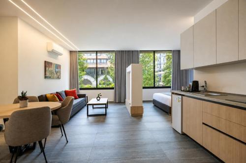 Middle Beach Hotel in Jounieh
