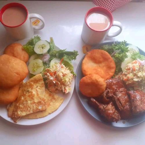 La-sagesse Cottage Inn Restaurant Bar and Museum in โครินท์