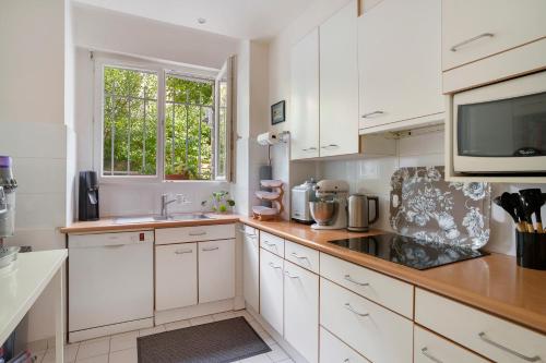 Konyha, Appartement 90m2 Sur Jardin Clos in Saint-Cloud