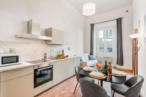 Albero Urban Retreat near SMN Station