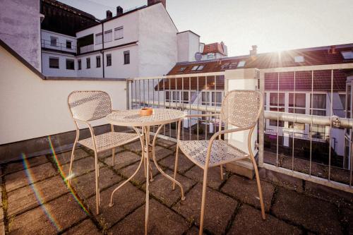 Balcony/terrace, Wombat's City Hostel Munich Hauptbahnhof in Munich