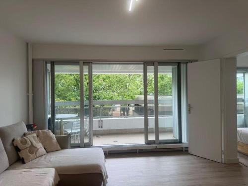 Elegant Spacious Apartment in Balard