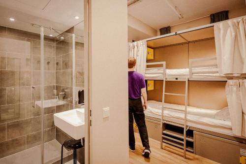 Wombat's City Hostel Munich Werksviertel Room Type - Bed in 6-bed SOCIAL Dorm