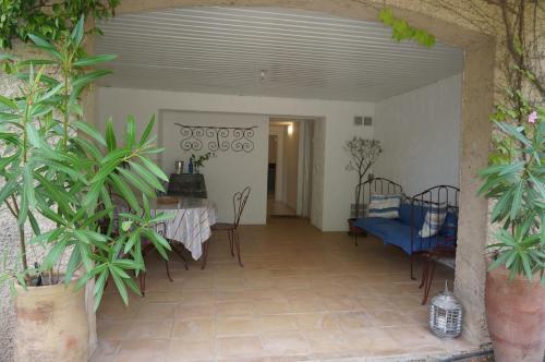 Deux pièces cosy en Corse, piscine et jardin pittoresque (Deux pieces cosy en Corse, piscine et jardin pittoresque) in Venzolasca