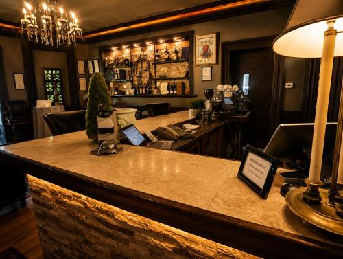 Vestabils, The Breadalbane Inn in Centre Wellington (ON)