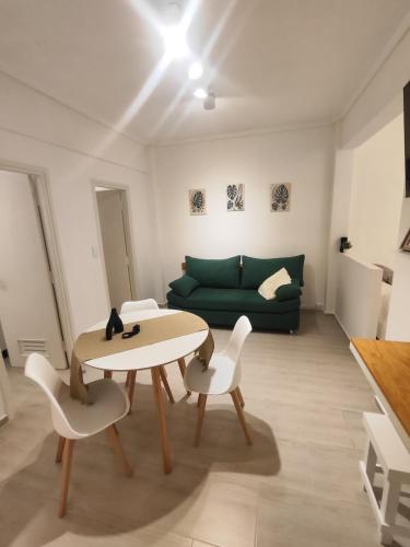 Premium location! 3 blocks from the sea