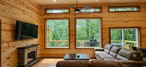 Exterior view, Wildwood Cabins in Galmey (MO)