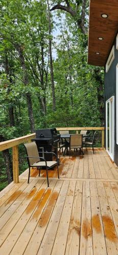 Exterior view, Wildwood Cabins in Galmey (MO)