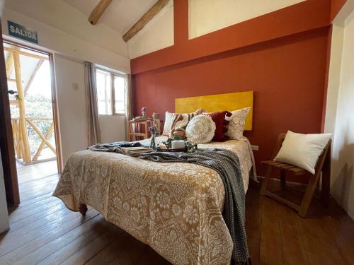 Casa Paqocha Urubamba - Hotel & Garden - Shared Kitchen & Hot Water