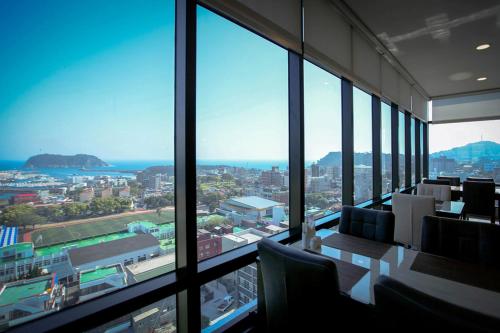 Restaurant, EINS Hotel near Seogwipo Maeil Olle Market