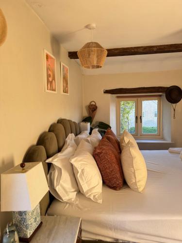 Boho Chic Cottage & Wild Garden nr Soho Farmhouse