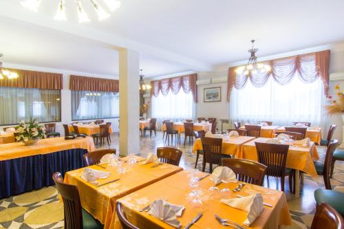 Étterem, Racar Hotel in Frigole