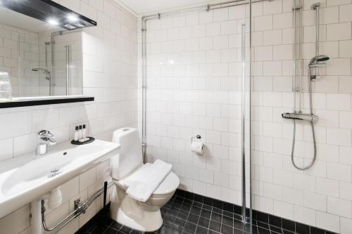ห้องน้ำ, SPiS Hotell Naran in ชานเมืองลูเลีย