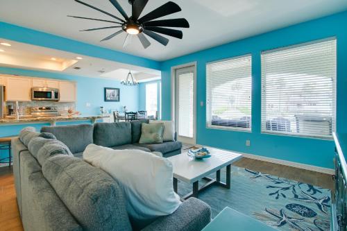 Waterfront Unit w/ Resort Perks in Laguna Vista! in Laguna Vista (TX)