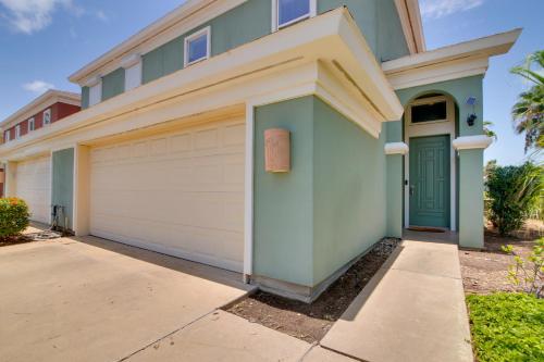 Waterfront Unit w/ Resort Perks in Laguna Vista! in Laguna Vista (TX)