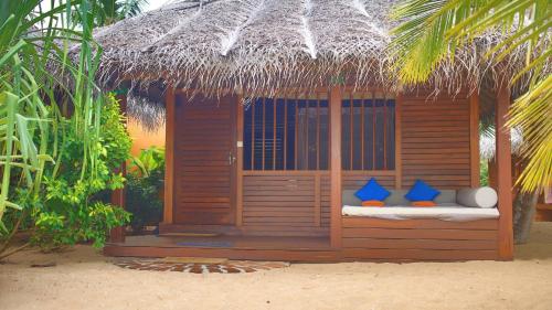 Mangrove Beach Cabana in タンガラ
