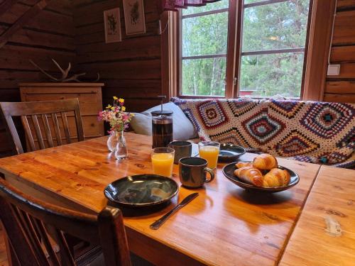 Iekārtas, Log home in the woods in Skaulo