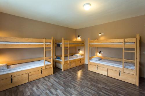 Falling Lakes Hostel - image 3