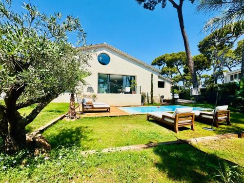 Cap d'Antibes Villa, 6 People, Sea View, Air Conditioning