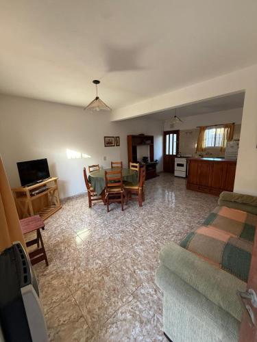 Departamento planta baja a metros del mar, el muelle y el centro