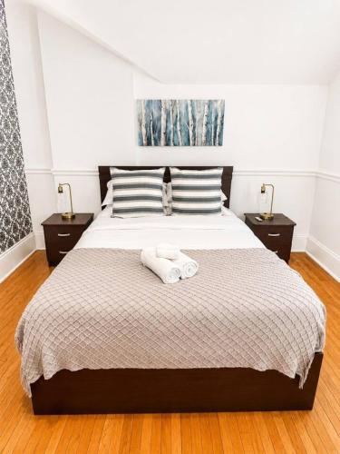 Private Pool Retreat 6BR 3.5 BA BBQ and Firepit in Cobourg (ON)