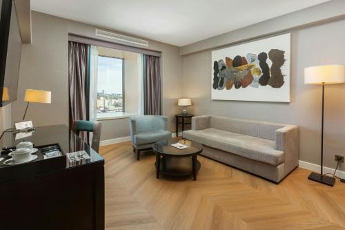 Suite, executive