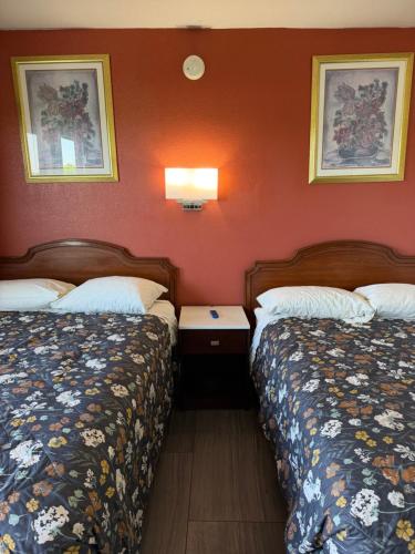 2 double beds