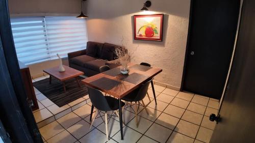 Ground-Floor Apartment Near Expo GDL Central