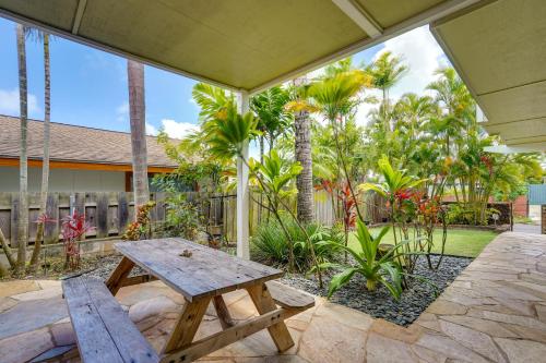 Walk to Sunset Beach! Extended Escape w/ Patio in Pupukea (HI)