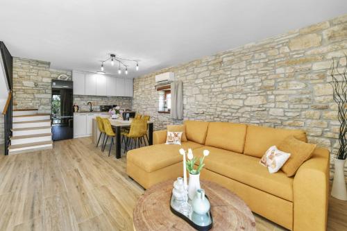 Villa Zvane, a charming pool villa in the heart of Istria in Pamici