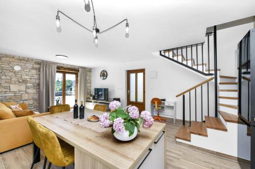 Villa Zvane, a charming pool villa in the heart of Istria in Pamici