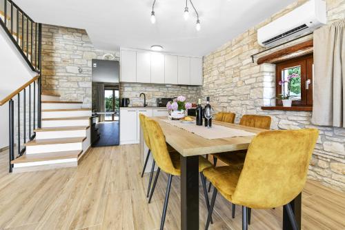 Villa Zvane, a charming pool villa in the heart of Istria in Pamici