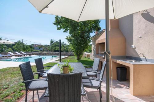 Villa Zvane, a charming pool villa in the heart of Istria in Pamici