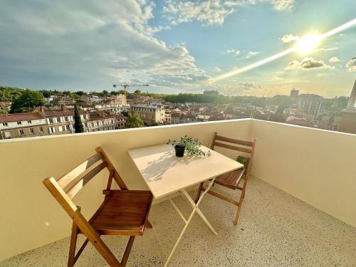 Bright two-room apartment with balcony - Toulouse center