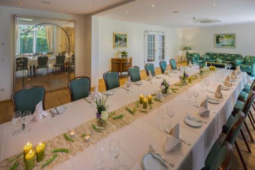 Business center, NewLivingHome Residenzhotel Hamburg in Lokstedt