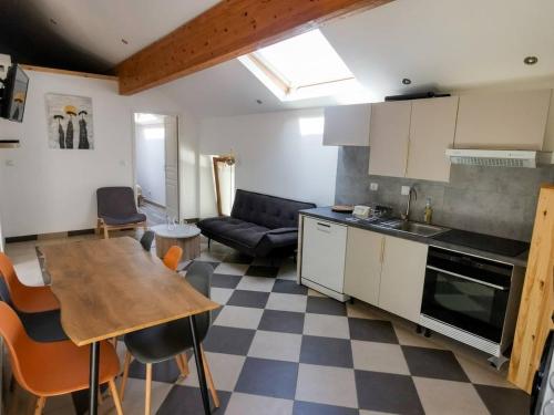 Bel appartement T4 dans maison a la campagne in Montagnieu