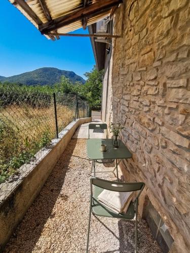 Bel appartement T4 dans maison a la campagne in Montagnieu