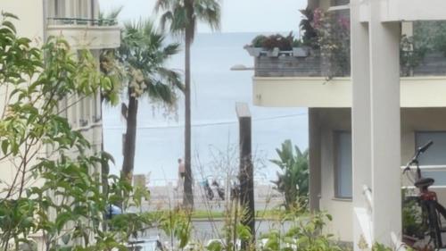 APPARTEMENT AVEC UNE LÉGÈRE VUE SUR La MER 40 MÈTRES DE LA PLAGE ET 250 MÈTRES DU CENTRE VILLE