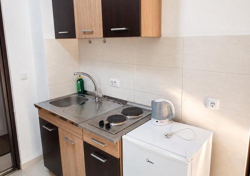 Pine Hill Apartments - image 5
