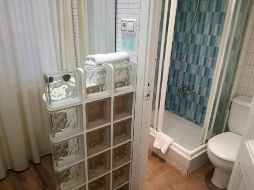 Hostal Lesseps - image 4
