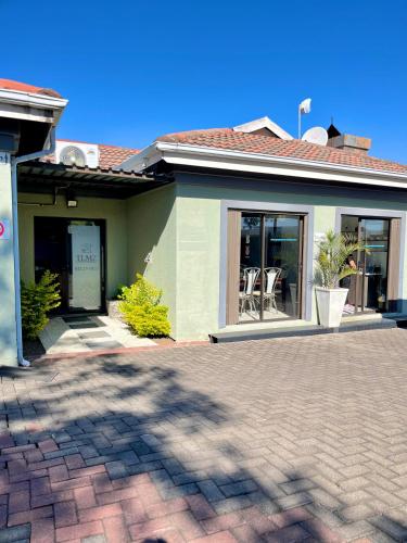 TLMZ Guesthouse, Newcastle