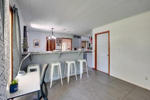 9 Mi to Water Park: Silver Creek Gem w/ Fireplace! in Prentiss